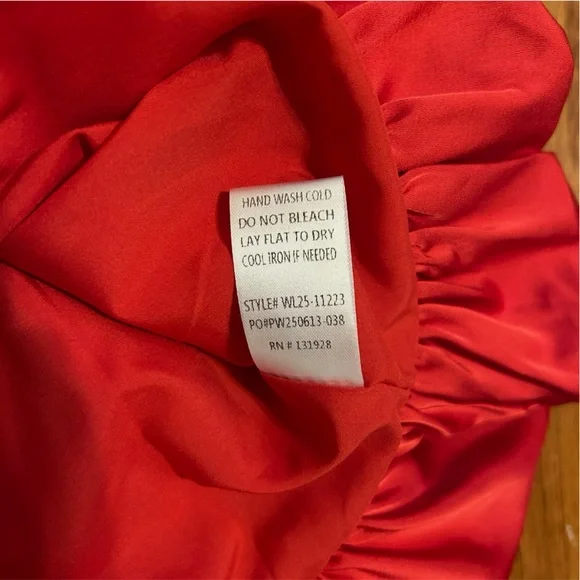 Wishlist Red Satin Bubble Mini Skirt Size M - Picture 6 of 7